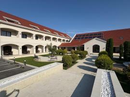 The Nook, Hotel in Pădureni