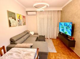 Cozy 2 Bedroom Condo by Waterfront & Metro, apartmán v rezidenci v Soluni