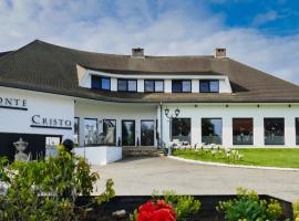 Hotel Monte Cristo, hotel dengan jakuzi di Hoeselt