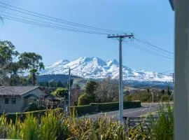 Ruapehu Cottage - Ohakune Holiday Home