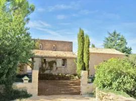 Splendid Villa in Viens with Swimming Pool