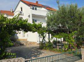 Apartments Bestak, ξενοδοχείο σε Krk