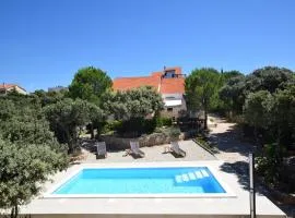 Quaint holiday home in Mandre with private garden