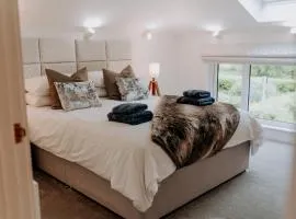 Charming Dual - Cottage A Private Modern Retreat