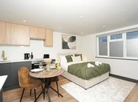 Air Conditioning, Studio in North London, Easy Transport