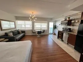 Ocean Drive Studio with Rooftop Pool Prime Location
