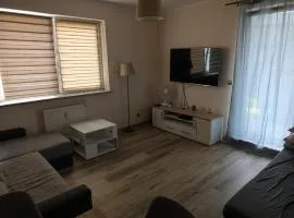 Odkryta Warszawa! - prywatne mieszkanie, samodzielne zameldowanie, private studio balcony, free wifi, smart tv 55", parking, self check in - Warsaw North