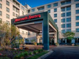 Chicago Marriott Suites Deerfield, hotel near Chicago Executive Airport - PWK, Deerfield