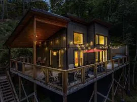 Modern Luxury Cabin W Hot Tub