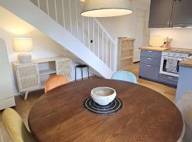 Amrum Lounge - Stilvolle Ferienwohnung mit Gartenidylle – hotel w mieście Nebel