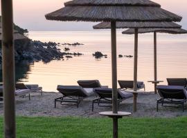 Cala Lupo Resort, hotel v mestu Stintino