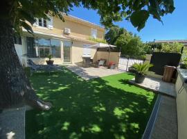 Appartement Maison tout confort avec parking, hotel a Richerenches
