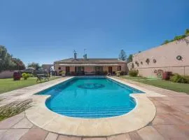 Casa Con Jardín y piscina