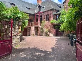 Maison de la Fontaine - Typique - Bourg de Collonges
