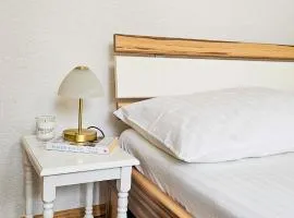 One-Bedroom Apartment, 10min from the City Center