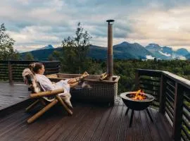 Dream Cabin Mivo X - Mountain Views and Idyllic Location at Strandafjellet