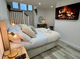 Edin Central 4 bedroom Apartment Fully Renovated, hotel with hot tubs in Edinburgh