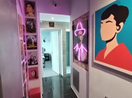 HOLLYWOOD Skiathos, Hotel in der Nähe vom Flughafen Skiathos - JSI, Skiathos-Stadt