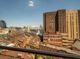 Central 2BR Flat - Balcony View in Bright Westside