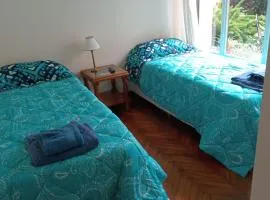 Habitación doble, excelente ubicación, con patio
