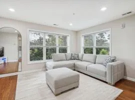 Luxury 4 Bed 5 Bath Penthouse with Rooftop Downtown Views