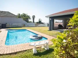Cosy 2 bedroom Cottage Durban north, salt pool,dstv