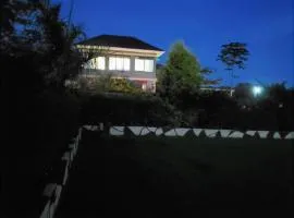 Alice Gardens & Campsite