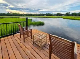 7 Mi to Dtwn Jacksonville Riverfront Home with Deck