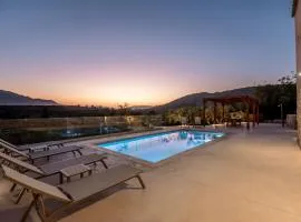 Olive Hideaway Boutique Villa - Private Pool - 7 Pax -Pet Friendly