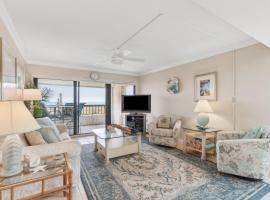 Amelia Surf and Racquet Club Condo - Ocean View - 2nd Floor - Pools - Tennis Courts - Sleeps 8, hotel en Fernandina Beach
