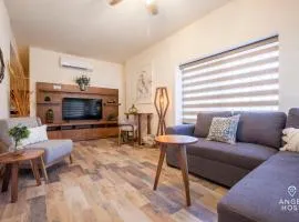 Prime Location 1 Block to Malecon Smart TV & WiFi