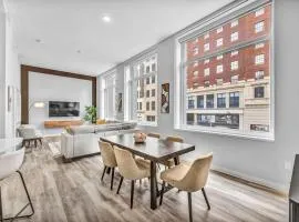Luxe Flat with Heated Pool Sauna Rooftop Deck Gym