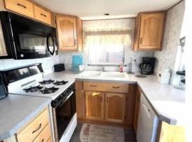 Rogue River Landing Resort Cabins, vila v destinaci Gold Beach