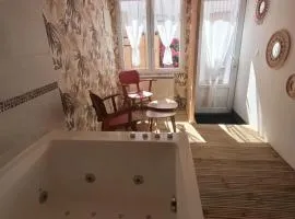 Le rouge baiser Love room
