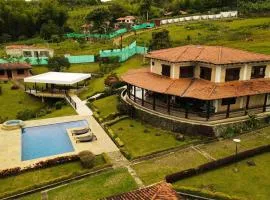 Finca Lago Calima