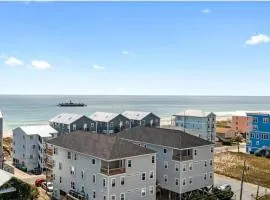 Oceanview Condo Near the Boardwalk - Sea Drift Carolina Breezin