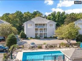 1 bedroom condo in St James in Southport - great amenities