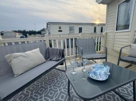 Family Caravan in Bude, holiday park in Poughill