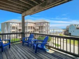 Inviting Condo w/Shared Outdoor Pool, Central A/C, Free WiFi, and Ocean View