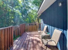 7 Mi to Lake Tangipahoa McComb Home with Deck!