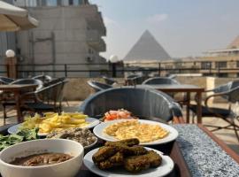 Red pyramids view hotels Foreiigners only - Full view，位于开罗的酒店