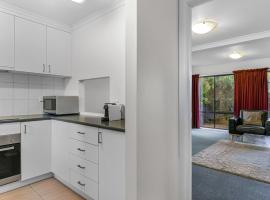 2-Bed Townhouse Retreat in Sandy Bay with Parking, hotel v destinaci Sandy Bay
