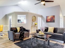 Stylish Retreat in Lawrenceville, Hotel in Lawrenceville