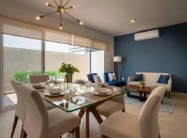 3BR Modern House located in Downtown's Heart