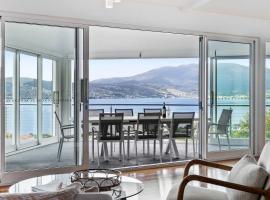 Hillside Hideaway Sleeps 10 Stunning Views, hotel em Howrah