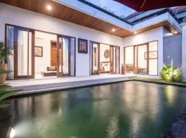 6 Bedrooms Private Pool Villa Cemagi