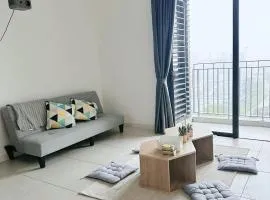 Netflix - City View Pano Studio with Skypool, Free parking and 5 mins to MRT