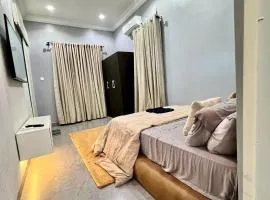 Posh Luxury Apartment