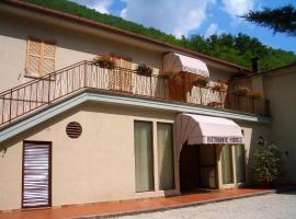 Hotel Ristorante Fiorelli, hotell i Preci