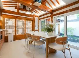 Seoul premium hanok StayDalmaji